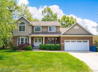 8319 Mill Pointe Ct, Goodrich, MI 48438