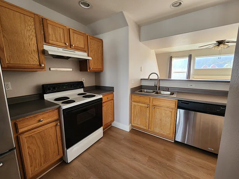 47 Vale Cir — Photo 4