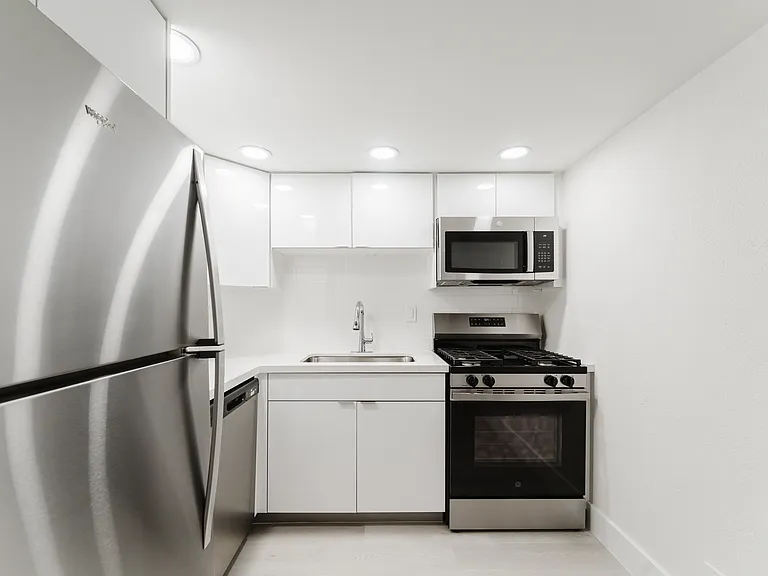 Deerfield East — Photo 34