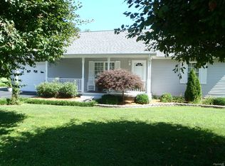 370 Woodlake Rd, Eldorado, IL 62930