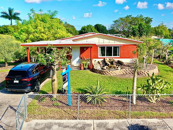 2nd image of 725 NW 9th Ave