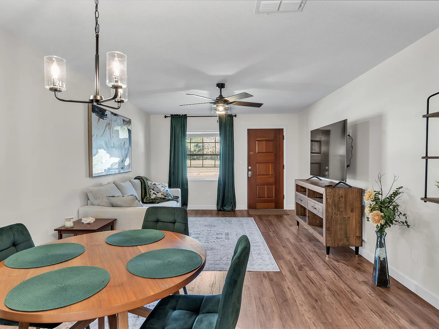 2 bed, $2,500 — Photo 2
