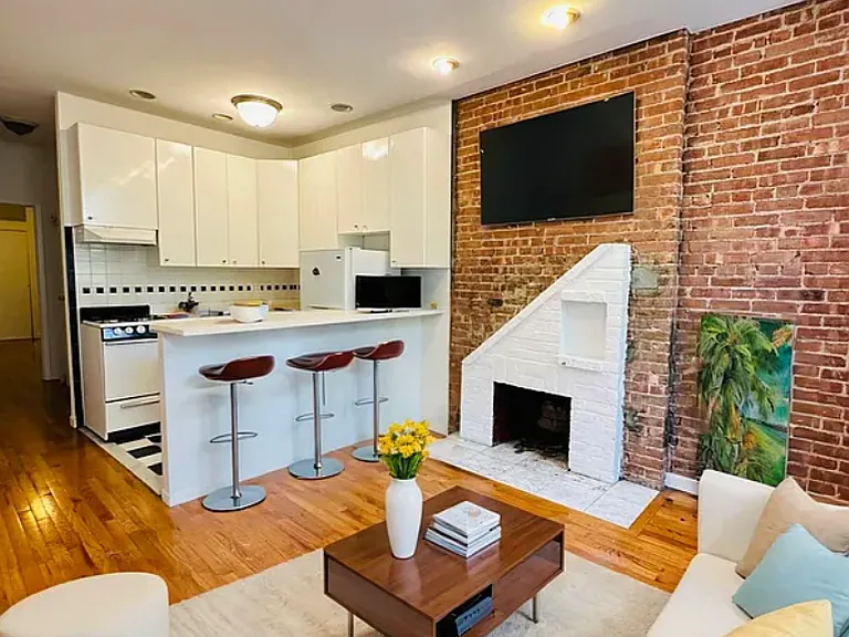 14 Jones St #3B — Photo 1