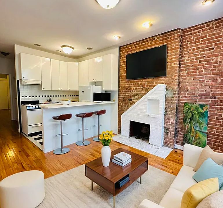 1st image of 14 Jones St APT 3B