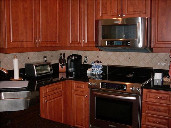 4th image of 2523 Southern Oak Cir