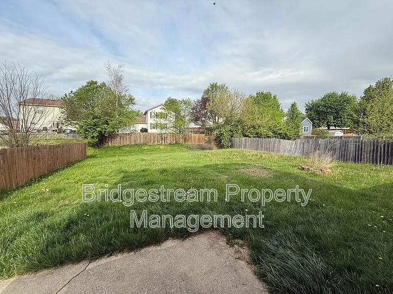 381 Sherman Dr — Photo 15