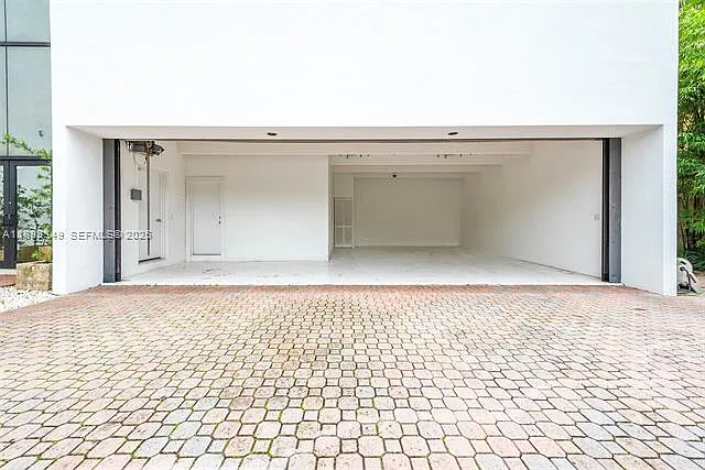 3880 Hardie Ave — Photo 35