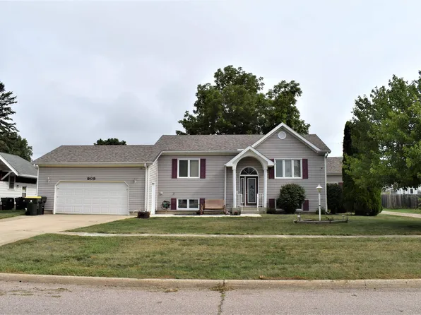 905 Whitcher Ave, Sioux City, IA 51109