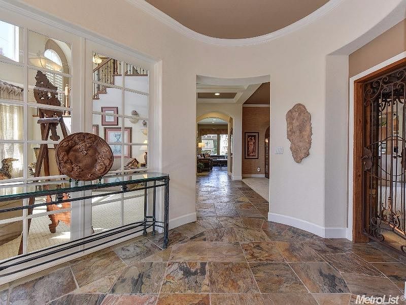 1st image of 123 Gage Ct