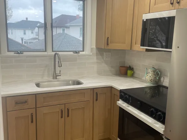 (undisclosed Address), Pawtucket, RI 02861