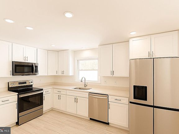 3rd image of 7933 Keech Rd