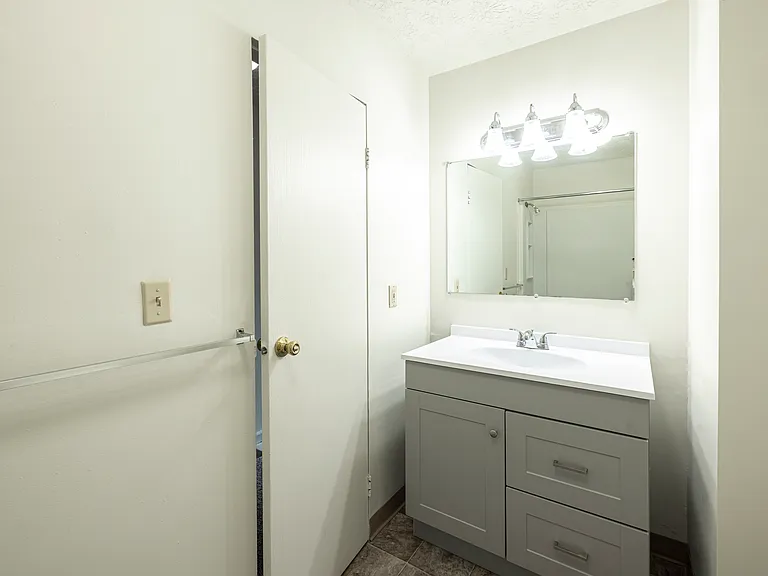 2922 Treeside St NW — Photo 9