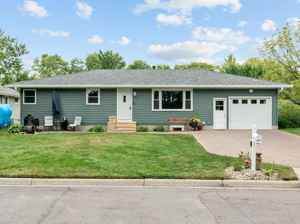 1709 14th St E, Glencoe, MN 55336