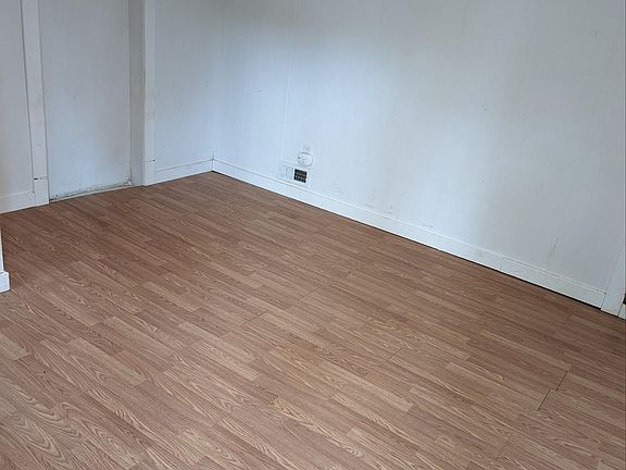 5th image of 243 Cherry St