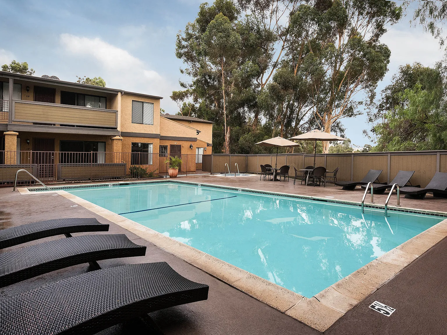 Elan - Scripps Terrace — Photo 4