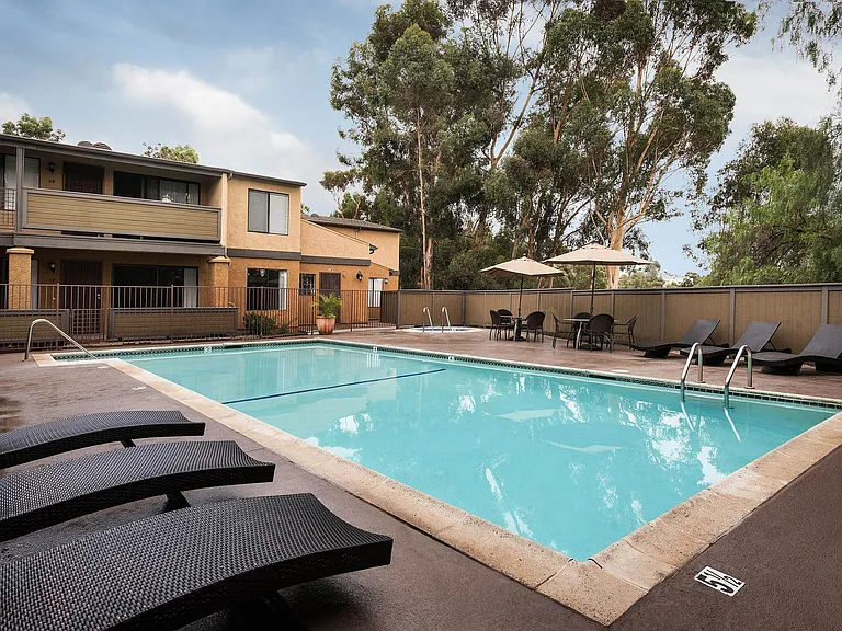 Elan - Scripps Terrace — Photo 4