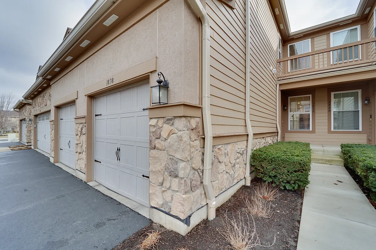 Building Photo - 1838 Crenshaw Cir #1838