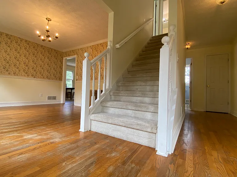 1188 Westchester Dr — Photo 13