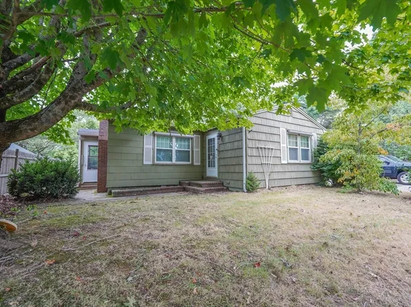 2 Pine Lake Dr, Wareham, MA 02571