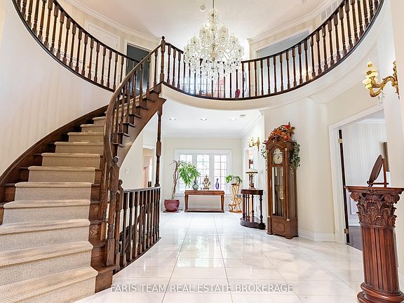 5th image of 15 Clarendon Dr