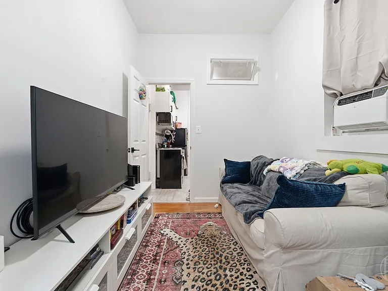 426 E 73rd St #1RW — Photo 1
