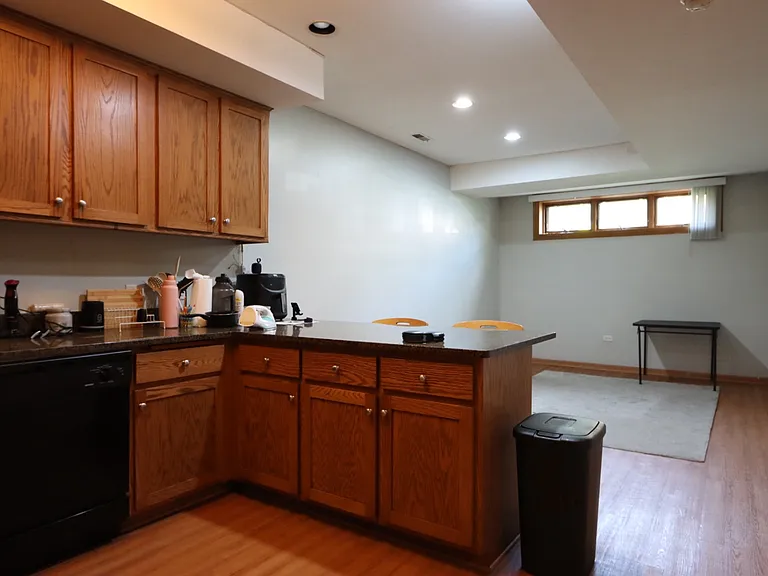 800 S Claremont Ave #GRD — Photo 7
