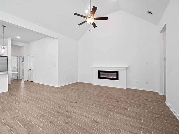 5th image of 208 Cider Gum Pl