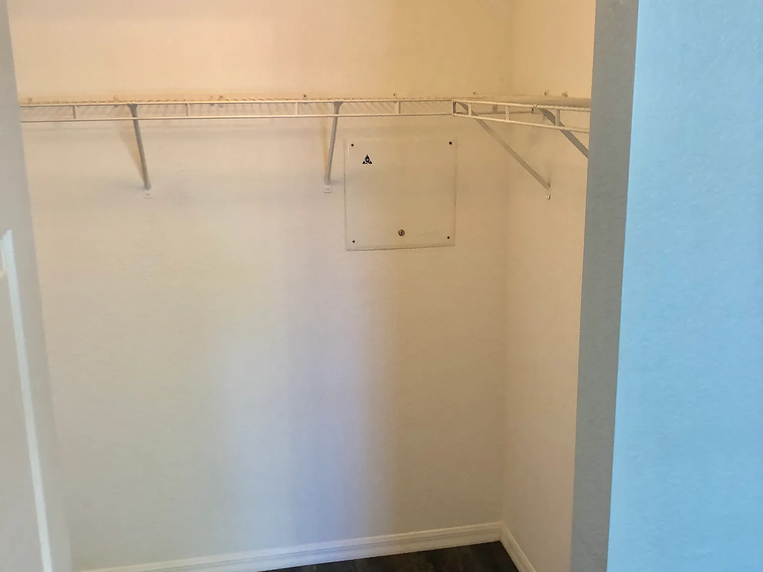 2 bed, 970 sqft, $1,900 — Photo 3