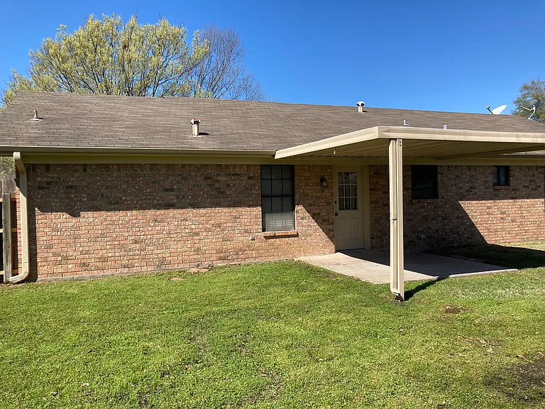 2433 Morris Dr — Photo 14