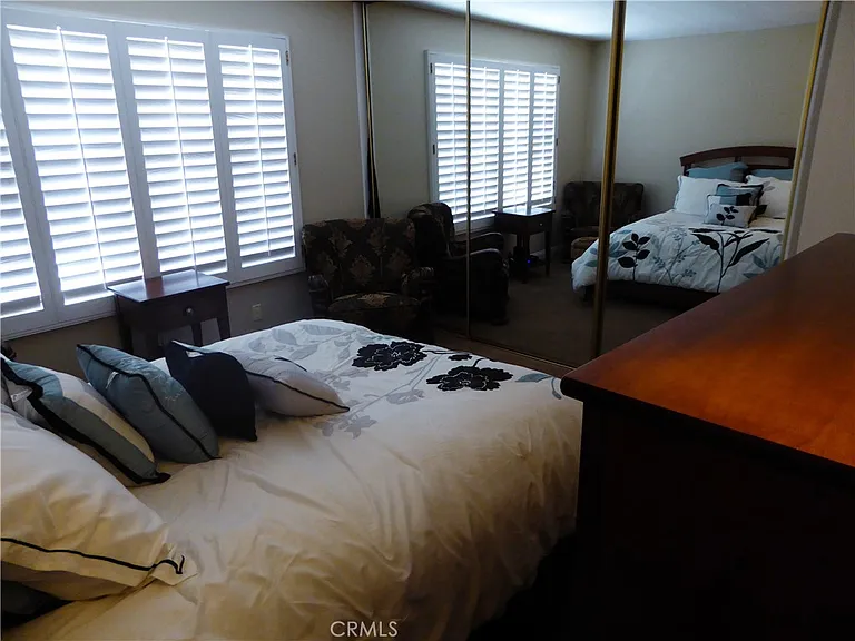 24746 Meridian Dr — Photo 12