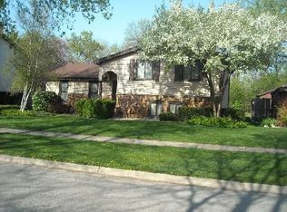 434 S Park St, Westmont, IL 60559