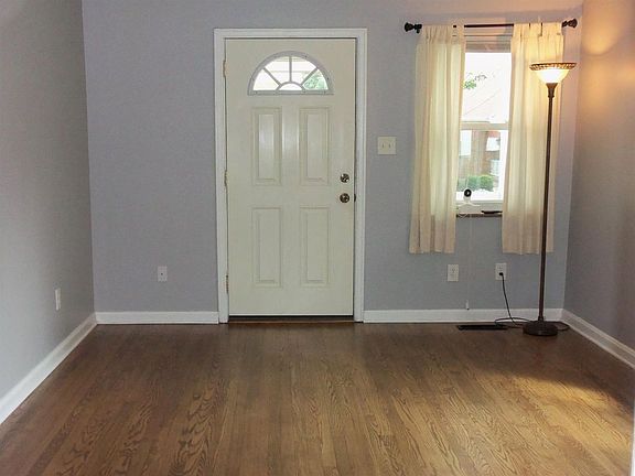 5th image of 1619 Marilyn Ln