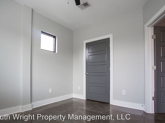 5th image of 1903 Jefferson St #401