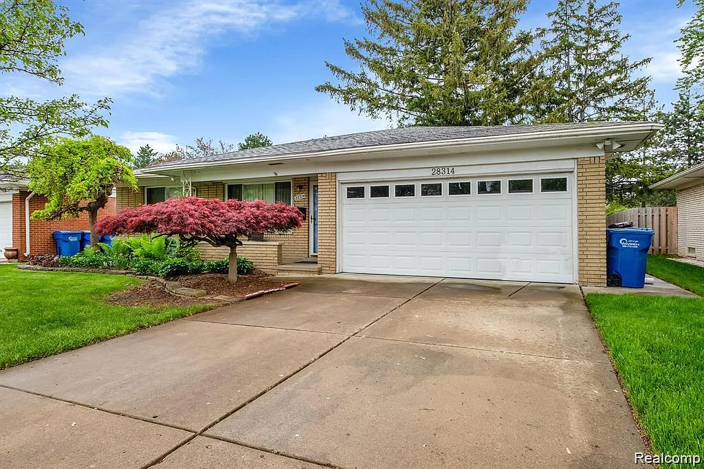 28314 James Dr photo 1