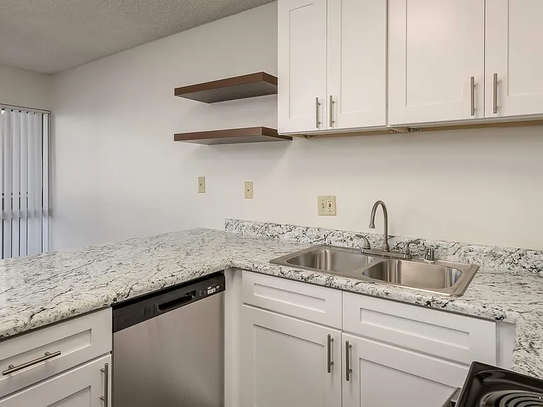 Dorchester Apartments | Spacious 1 & 2 Bedroom Apartments Near SDSU — Photo 26