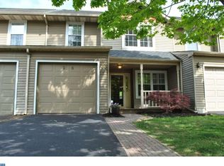 28 Mulberry Dr, Southampton, PA 18966