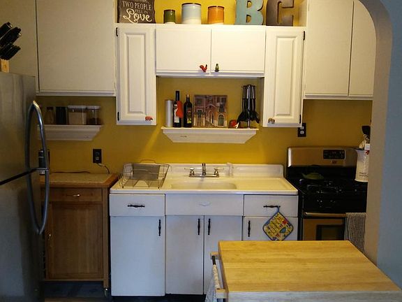 2nd image of 1890 Carroll Ave APT 3