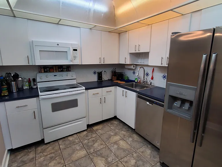 3800 Oaks Clubhouse Dr #112 — Photo 6