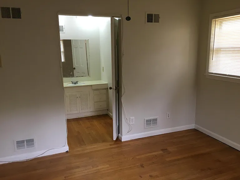2123 Edgewater Pkwy — Photo 6