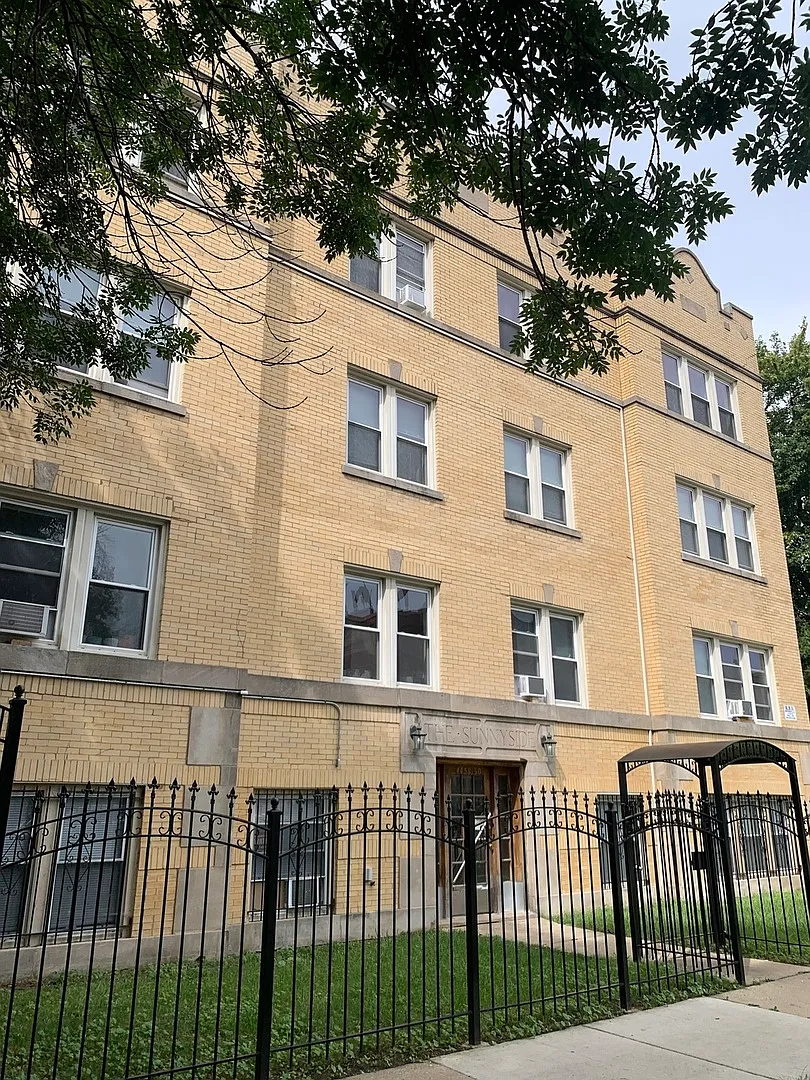 2 bed, $1,800 — Photo 1