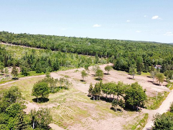 2nd image of 27 Mull River Rd