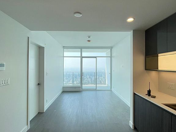 4th image of 6511 Sussex Ave #2505