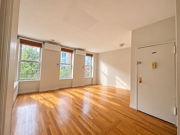 4th image of 1341 Fulton St #3F