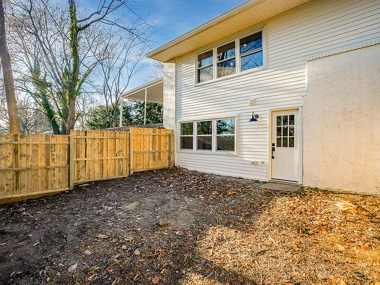 405 Meadowhurst Ln — Photo 56