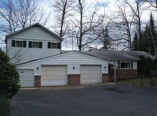 4383 W Lake Mitchell Dr, Cadillac, MI 49601