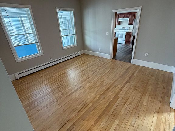 4th image of 81A Elm St