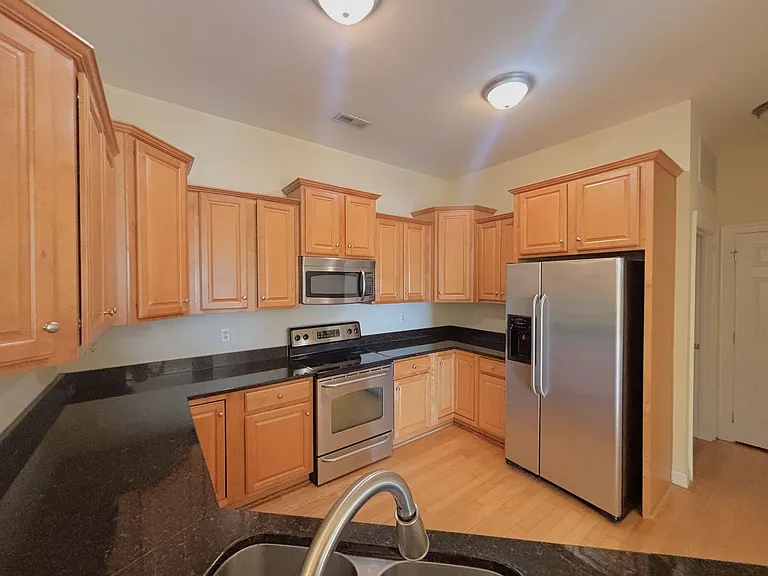 5215 Center St #404 — Photo 9