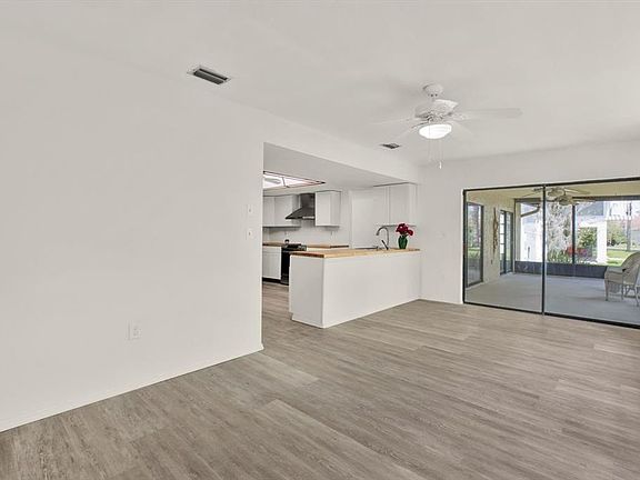 3rd image of 4420 Marine Pkwy