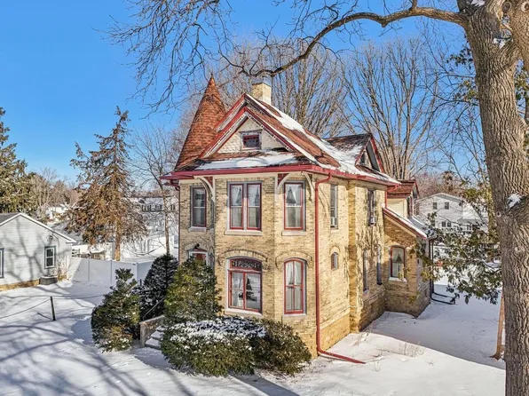 216 E Madison St, Lake Mills, WI 53551