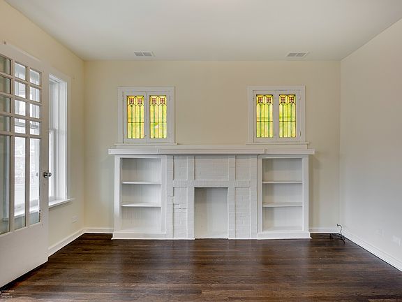 2nd image of 2655 W Leland Ave #2